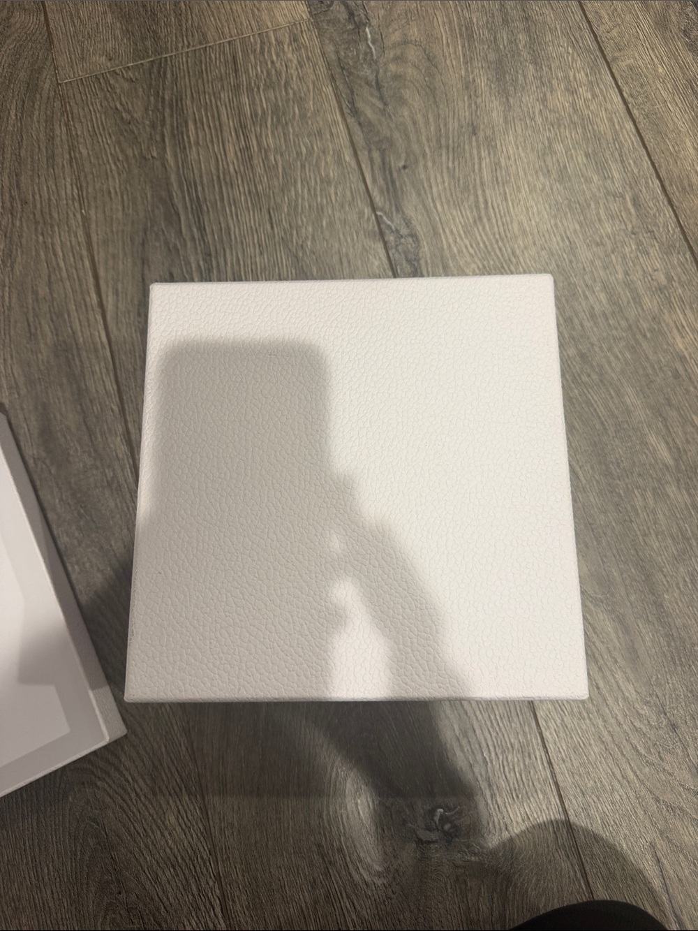 • Dior •  White Box with Gold Lettering - Picture 4 of 4